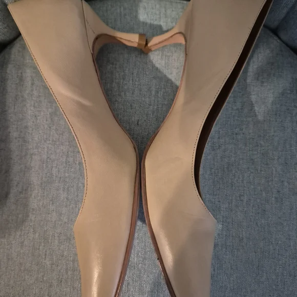 Chic Beige Women's Heels - Picture 4 of 6